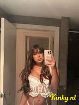 sofía-escort-via-kinky-69684cdb72525600137de0a5