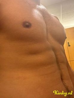 ab-erotische-massage-via-kinky-69931d8cab5f6d0013efd24f