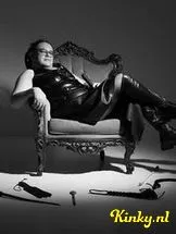 meesteres-titania-bdsm-via-kinky-6968fe62cc37e300130e45fc