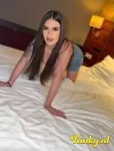 Selena - New party girl