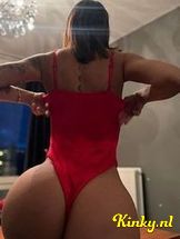 naroha-escort-via-kinky-696a0f72bce2af00146461ad