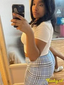 marierny-escort-via-kinky-696a405d2ec2c000132beb5d