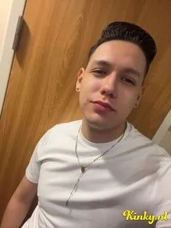 luis-erotische-massage-via-kinky-698df9b37bf4300013d42f30