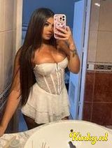 Pamela - Sexy young lady new here !