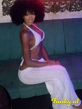 catalina-escort-via-kinky-696e321b5c4a2900136387ed