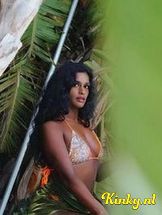 suraya-virtual-sex-via-kinky-6989e84ecd552800136df6ae