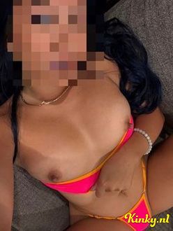 bella-virtual-sex-via-kinky-6984c8d8bedbf800144ae04a