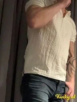 michel-erotische-massage-via-kinky-6971f2f6bedbf800144ace93