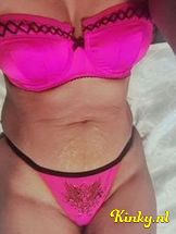 salina-erotische-massage-via-kinky-69778d9611aba900140353d4