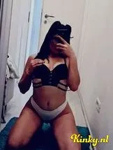 roxana-escort-via-kinky-699fe3a39da0310013fdbddc