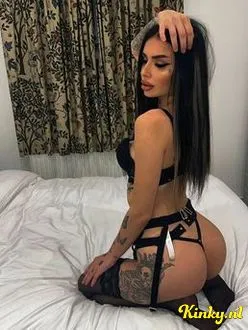 cherry-escort-via-kinky-69775ec7be88c300149a95e1