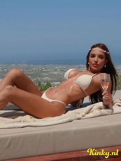 mirela-prive-ontvangst-via-kinky-6981d1a4baaf3f00136bf9e7