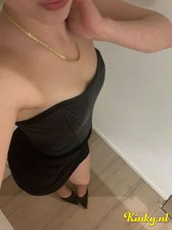 kiara-virtual-sex-via-kinky-697b743dcc37e300130e5ad2