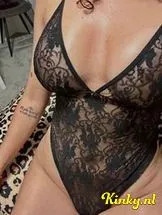 zôee-virtual-sex-via-kinky-698141f2bce2af001464773b