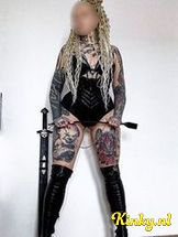 laura-bdsm-via-kinky-6983d8c3fba79a0013a75af4