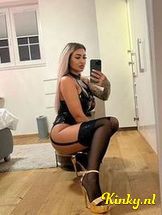 chloe-escort-via-kinky-698d0fe19edbe80014772e1d