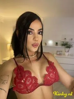 valeria-escort-via-kinky-6984f65ccc37e300130e6142