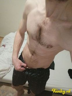 leony-escort-via-kinky-698636ecbedbf800144ae21a