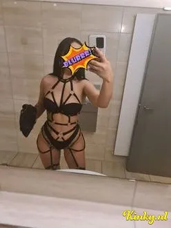 alexis-escort-via-kinky-698ca4d056a39e00134faa10