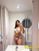 Nicole - Latina sexy and sweet