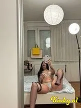 zoé-escort-via-kinky-698cf67a5d6feb0012f768fd