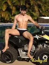 carl-escort-via-kinky-698b60c95ae1b00013fbc1a0