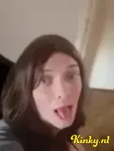 Emma - Crossdresser Emma biedt BJ aan