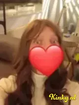 Emma - Crossdresser Emma biedt BJ aan