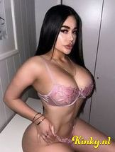 julieta-escort-via-kinky-6994de964e5a660012d0f801