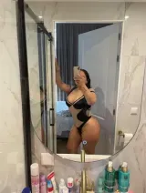 Sofía & Mia - Party Girls Hot