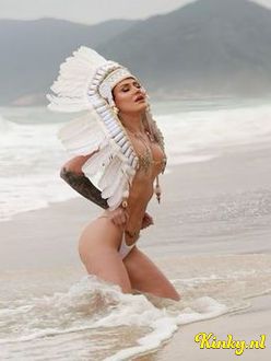 mistress-bionda-prive-ontvangst-via-kinky-698ddb66646acd001318ca3b