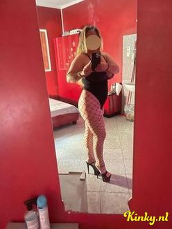 elena-escort-via-kinky-698dd02520d8230013a4386b