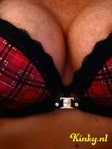 helena-virtual-sex-via-kinky-699ebe8a6384720013d1aac1