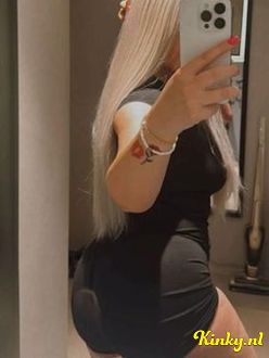 céline-escort-via-kinky-69959aad38a26600137a4442