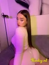 karina-virtual-sex-via-kinky-6993ebdae62b490012d7d069