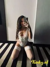 nelly-&-sara-prive-ontvangst-via-kinky-6995bb81d176e90013e3b266