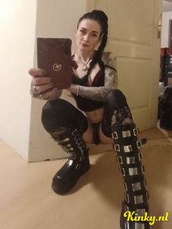 luna-escort-via-kinky-6996f76e4dd47a0013a288b7