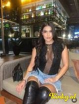 Chloe - Colombiana party 24/7