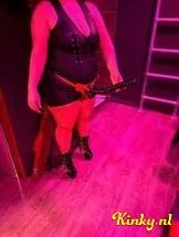 meesteres-lisa-bdsm-via-kinky-699c8899d2fd1800144ca77f