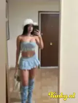 Eliana - Pretty and sexy Latina