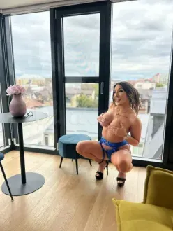 monalisa-escort-via-kinky-6a555684bb820e0012dde103