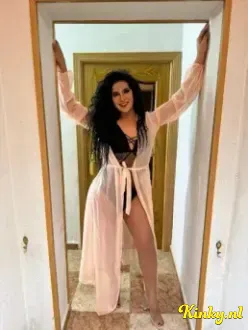 gema-erotische-massage-via-kinky-69a95f73830bcb001368e3ed