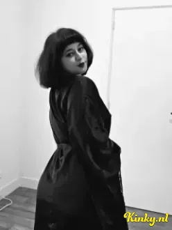 veronica-bdsm-via-kinky-69b19133ba3bf70013648715