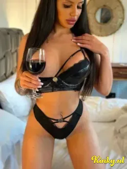 kaira-prive-ontvangst-via-kinky-69b921b8a8b19800135f6702