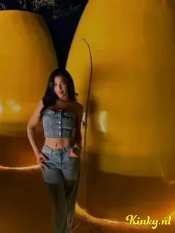 isabella-escort-via-kinky-69bd6293c0896f00124def3b