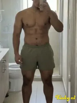 leandro-escort-via-kinky-69cc30ba66389100138757ea