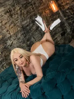 arianna-escort-via-kinky-69ea0b46602ef200146ebec7