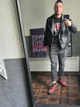 lorenzo-escort-via-kinky-69e72577c8ef3c00136f5747