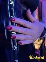 meesteres-niky-bdsm-via-kinky-69936d9ae62b490012d7d000