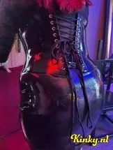 meesteres-niky-bdsm-via-kinky-6993692e40d80a00132960ea